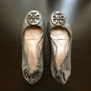 Tory Burch Gray/Silver Flats